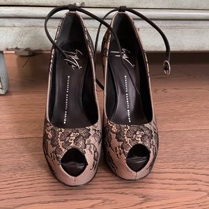 Giuseppe Zanotti lace peep toe platform pumps NWOB 37